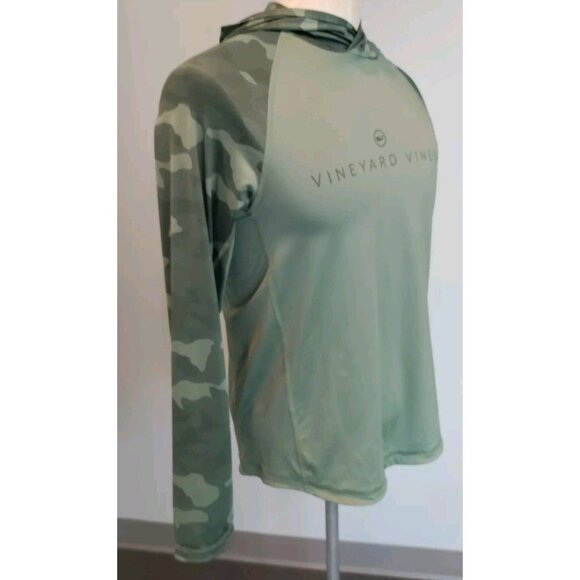 Small (S)  VINEYARD VINES Pieced Camo Long-Sleeve Harbor Performance Hoodie (J2) - Picture 1 of 14